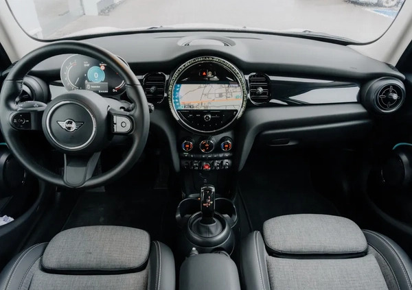 MINI Cooper cena 115900 przebieg: 10811, rok produkcji 2023 z Brzeziny małe 29